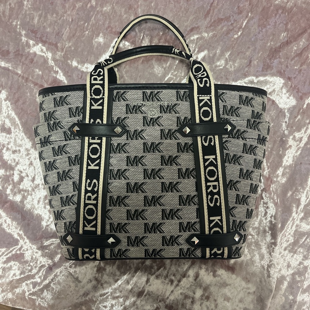 Michael Kors Black/ Cream Small Tote Handbag
